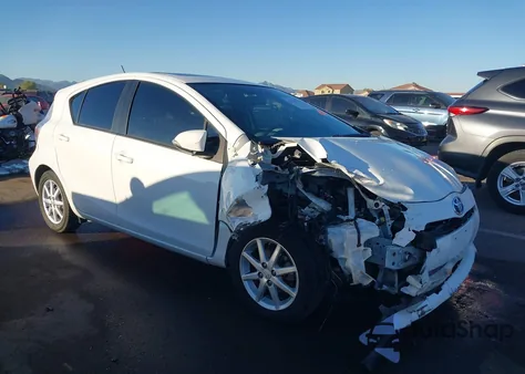 2013 Toyota Prius C Three from USA, damaged, VIN JTDKDTB39D1045346